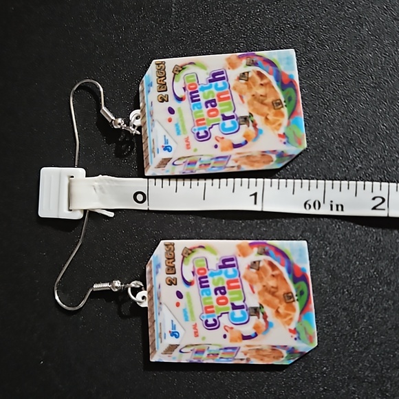 Cinnamon Toast Crunch Acryllic Hook Style Earrings NWT - Picture 4 of 4